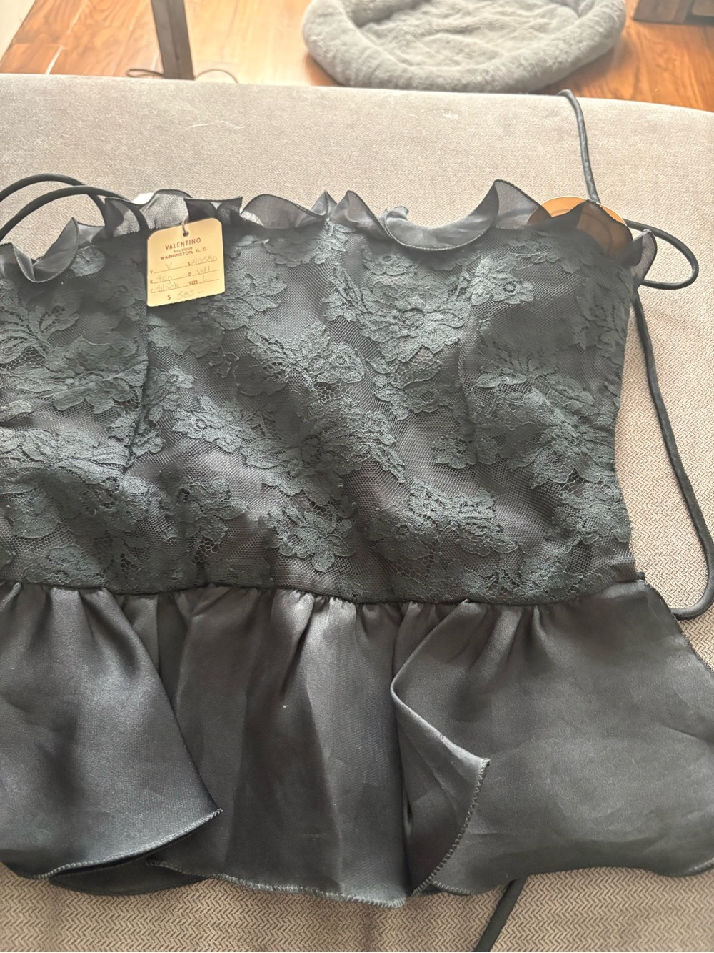 Valentino rare Vintage Boutique Black Lace Peplum cami top size 6 nwt late 1980 - Picture 4 of 6